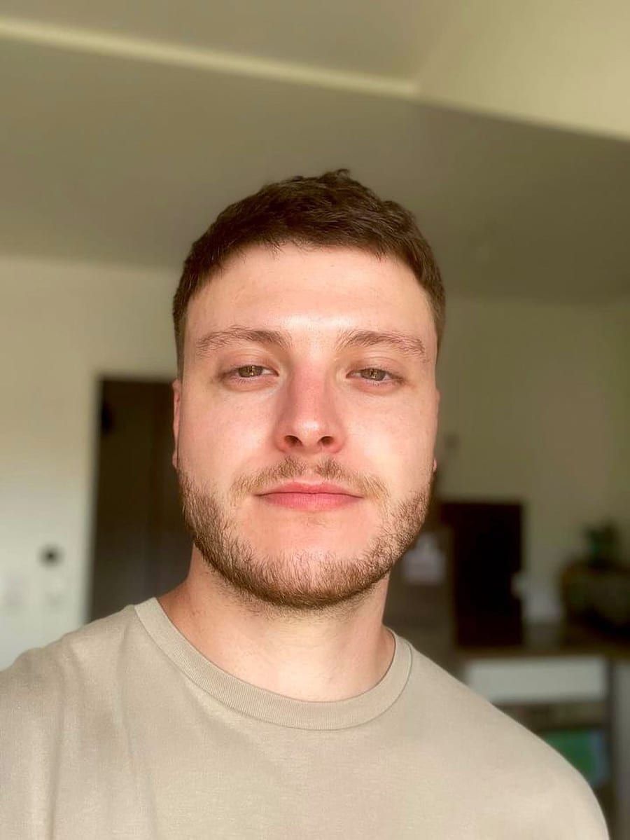 Profil de Azouz, 38 ans, Cruising gay à Burg-Reuland (Liège)