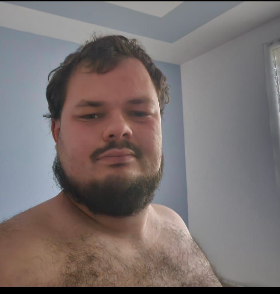 Darcy - Cruising gay à Chimay Profil de Darcy, 40 ans, Cruising gay à Chimay (Hainaut)