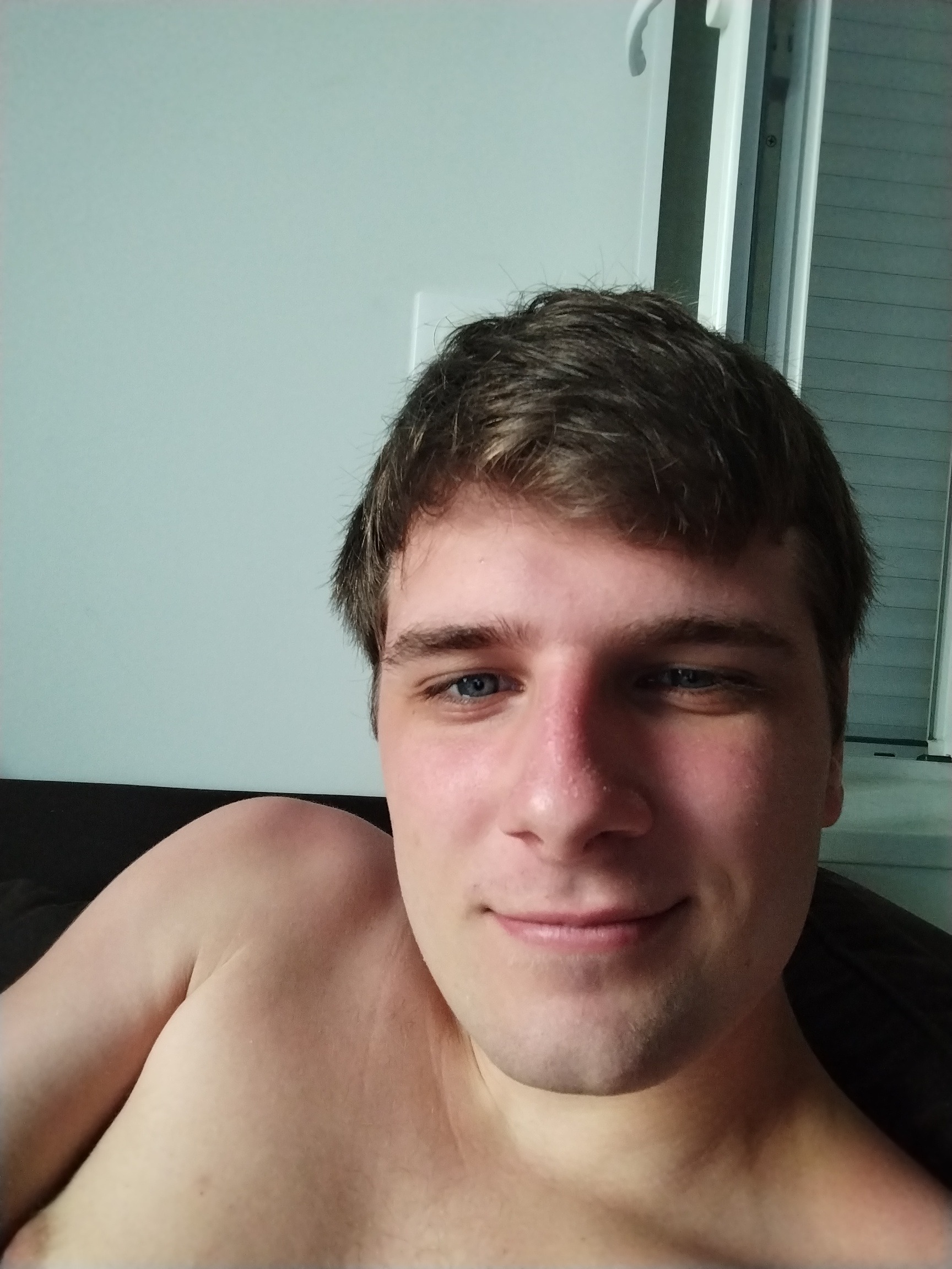 Profil de Charles-edmond, 41 ans, Cruising gay à Genappe (Brabant wallon)