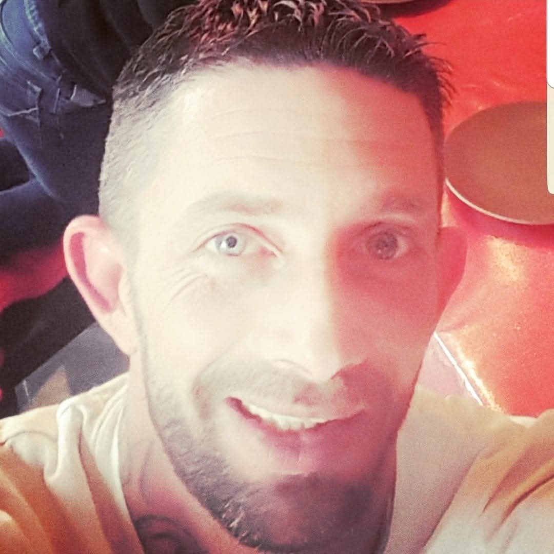 Divy - Cruising gay à Manage Profil de Divy, 29 ans, Cruising gay à Manage (Hainaut)