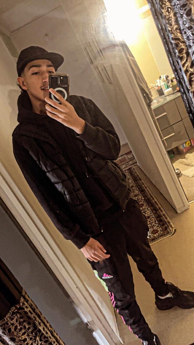 Profil de Banfa, 22 ans, Cruising gay à Blegny (Liège)