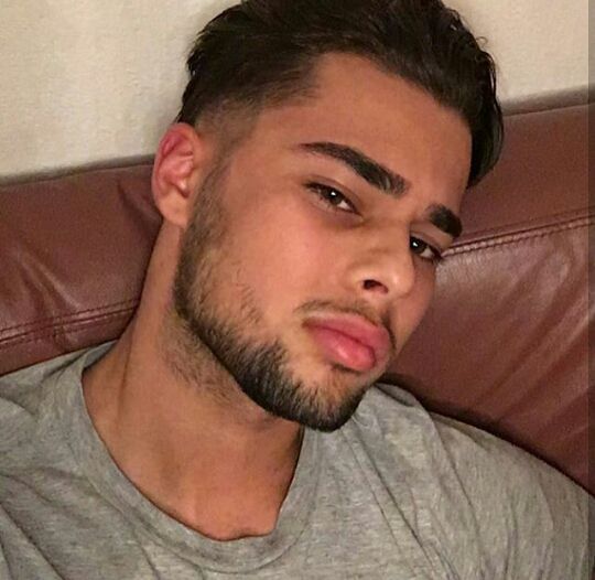 Loïck - Cruising gay à Comines-Warneton Profil de Loïck, 28 ans, Cruising gay à Comines-Warneton (Hainaut)