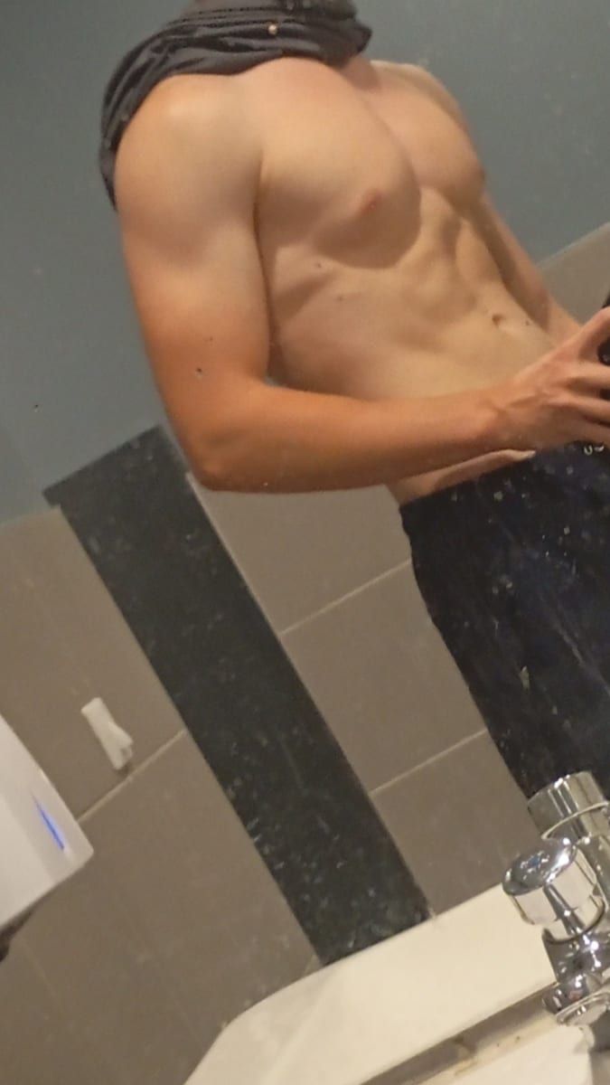 Profil de Rowann, 25 ans, Cruising gay à Tenneville (Luxembourg)
