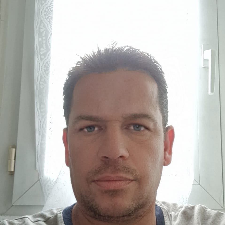 Profil de Abdulbaki, 27 ans, Cruising gay à Tournai (Hainaut)
