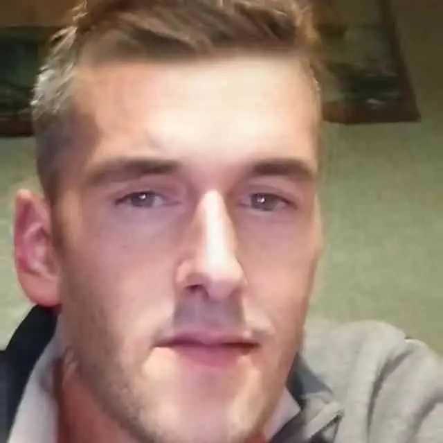 Profil de Halifa, 24 ans, Cruising gay à Ixelles (Bruxelles-Capitale)