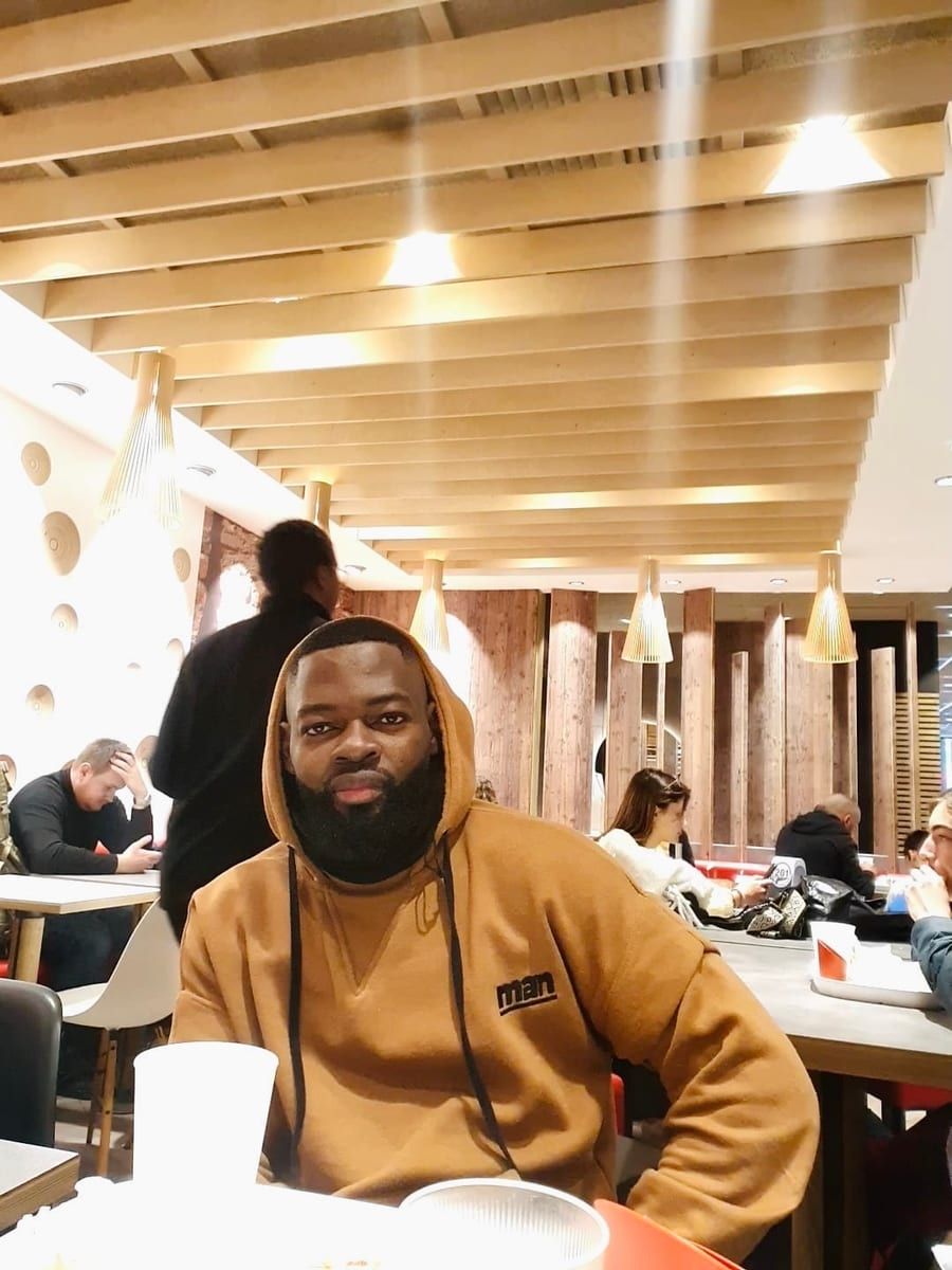 Profil de Ramzi, 24 ans, Cruising gay à Seraing (Liège)