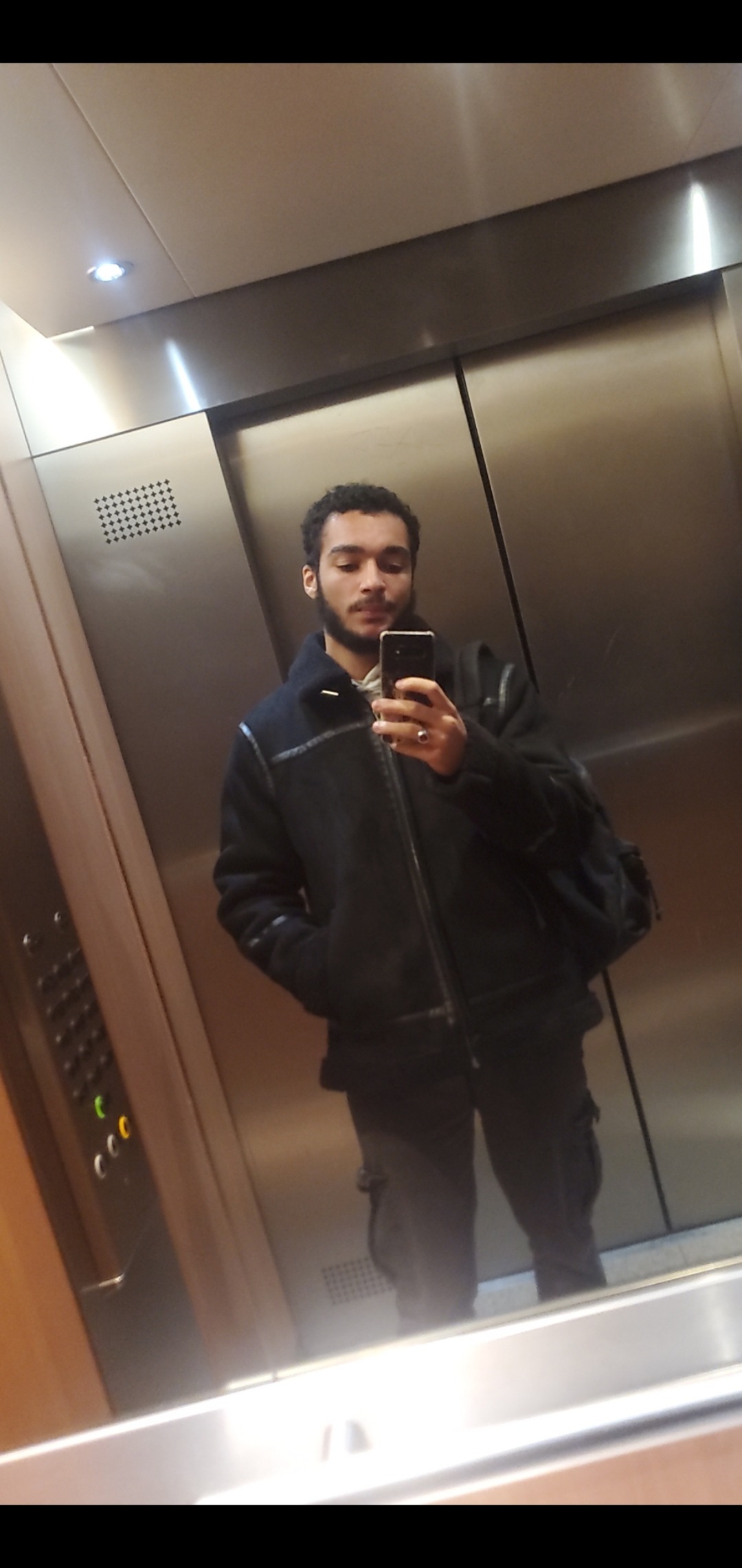 Profil de Scott, 23 ans, Cruising gay à Estinnes (Hainaut)