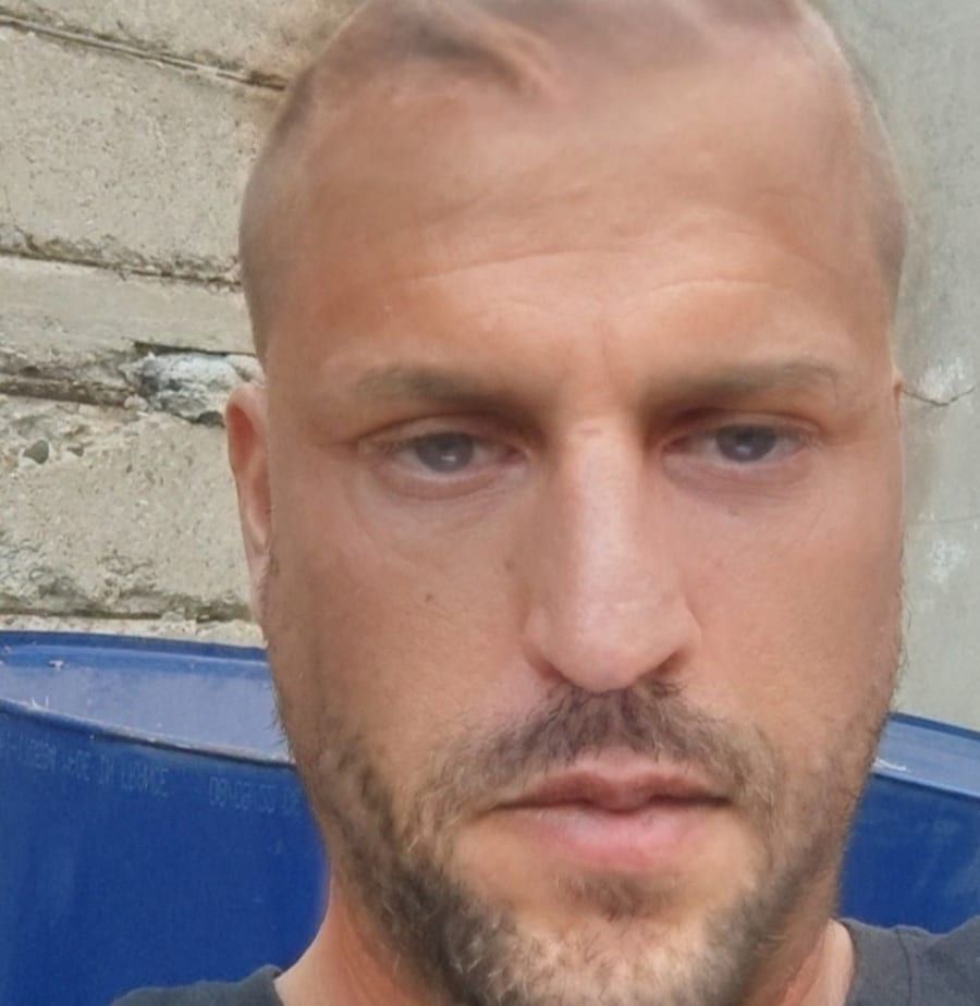 Urbain - Cruising gay à Beauvechain Profil de Urbain, 35 ans, Cruising gay à Beauvechain (Brabant wallon)