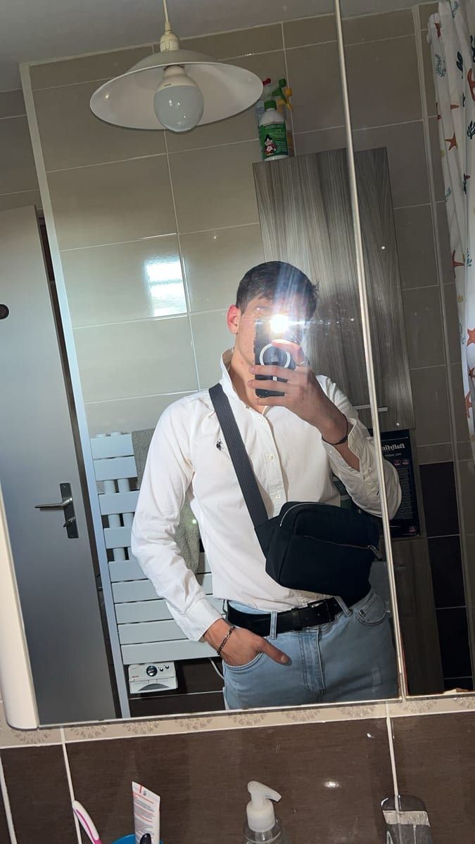 Warren - Cruising gay à Huy Profil de Warren, 34 ans, Cruising gay à Huy (Liège)