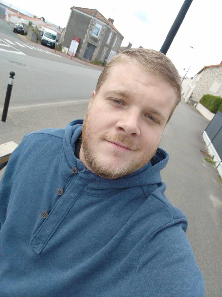Marck - Cruising gay à Rendeux Profil de Marck, 43 ans, Cruising gay à Rendeux (Luxembourg)