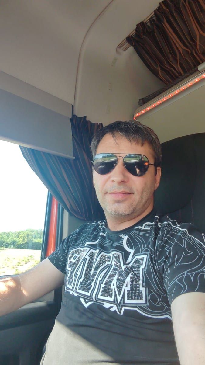 Profil de Maroin, 40 ans, Cruising gay à Mont-de-l’Enclus (Hainaut)