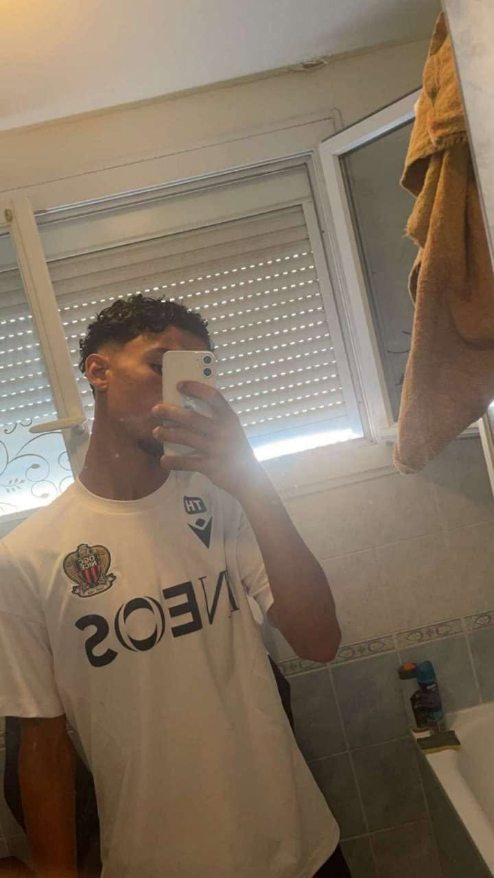 Profil de Esen, 30 ans, Cruising gay à Modave (Liège)