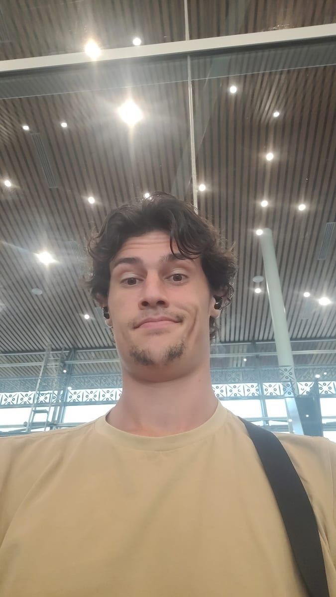 Beny - Cruising gay à Welkenraedt Profil de Beny, 29 ans, Cruising gay à Welkenraedt (Liège)