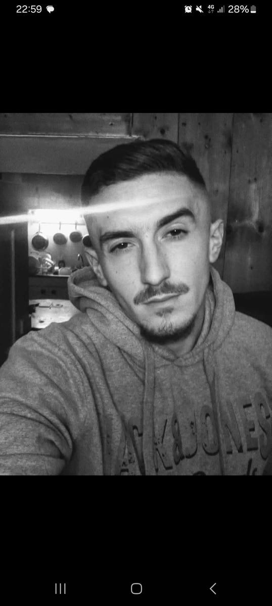 Profil de Nhu, 30 ans, Cruising gay à Vresse-sur-Semois (Namur)