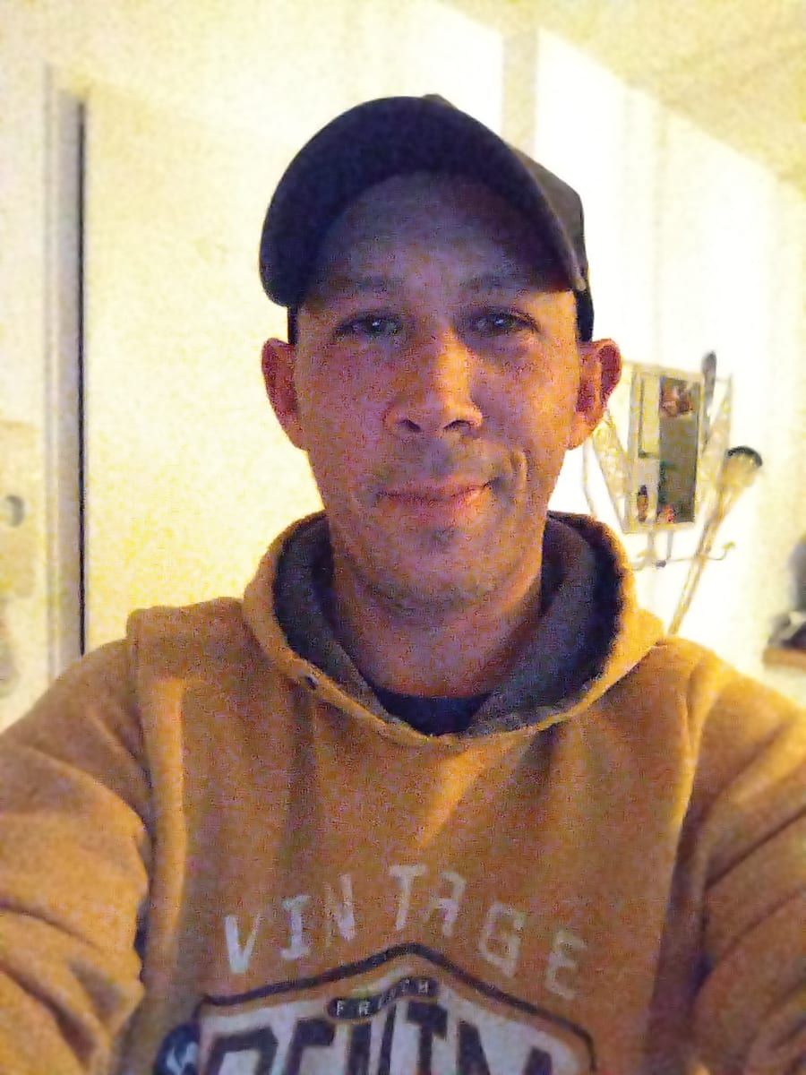 Profil de Rihad, 37 ans, Cruising gay à Walhain (Brabant wallon)