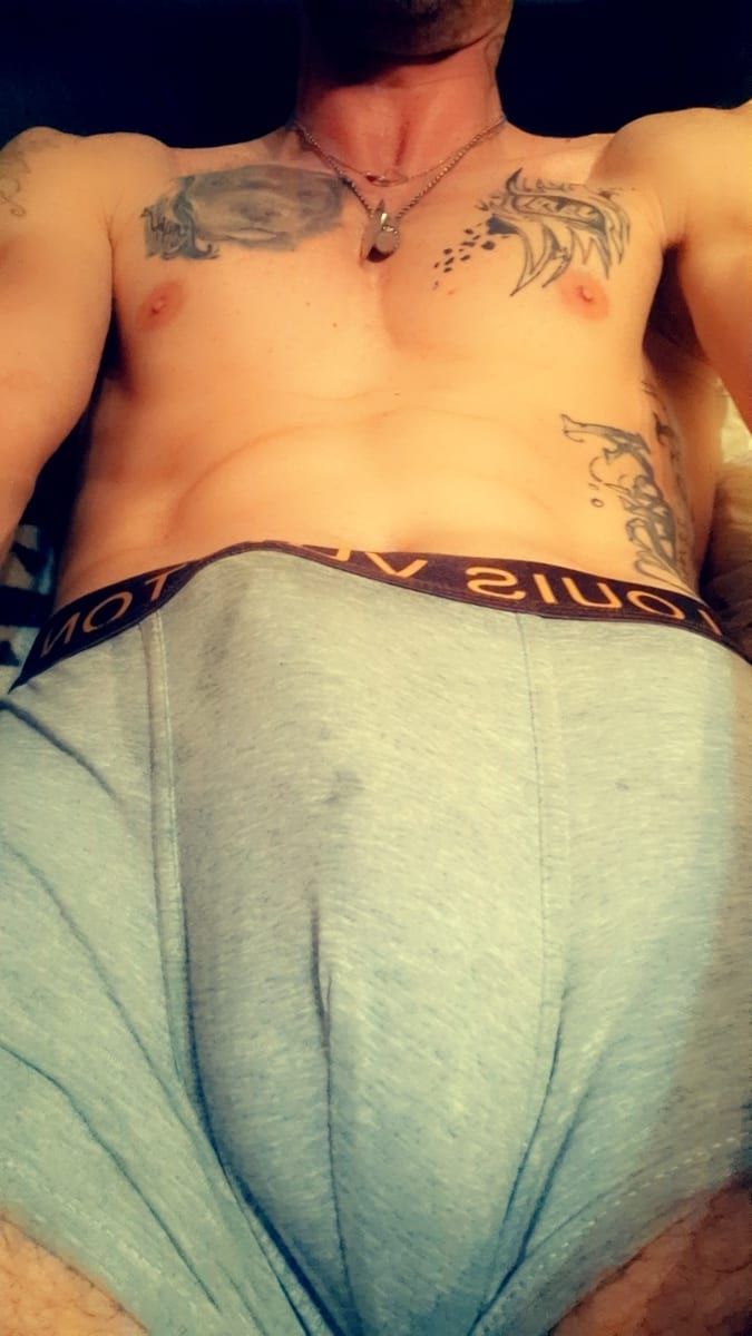 Boubakari - Cruising gay à Yvoir Profil de Boubakari, 33 ans, Cruising gay à Yvoir (Namur)