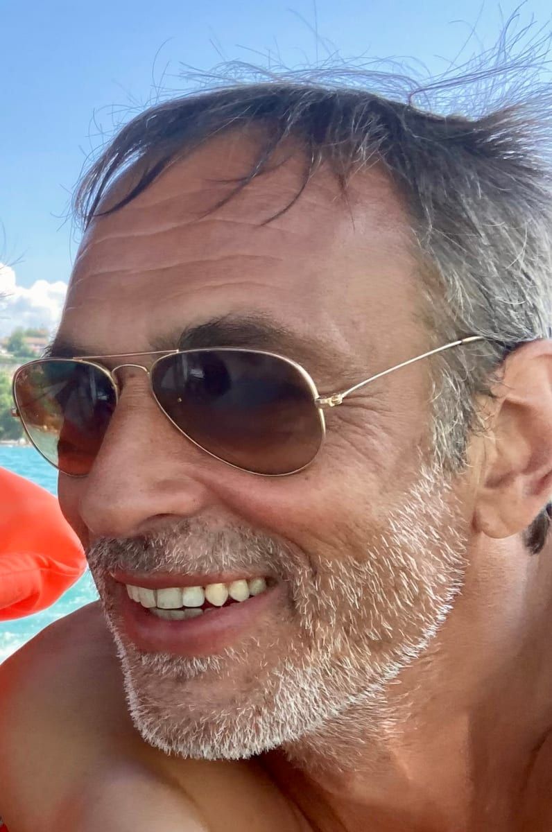 Rodrick - Cruising gay à Wavre Profil de Rodrick, 45 ans, Cruising gay à Wavre (Brabant wallon)