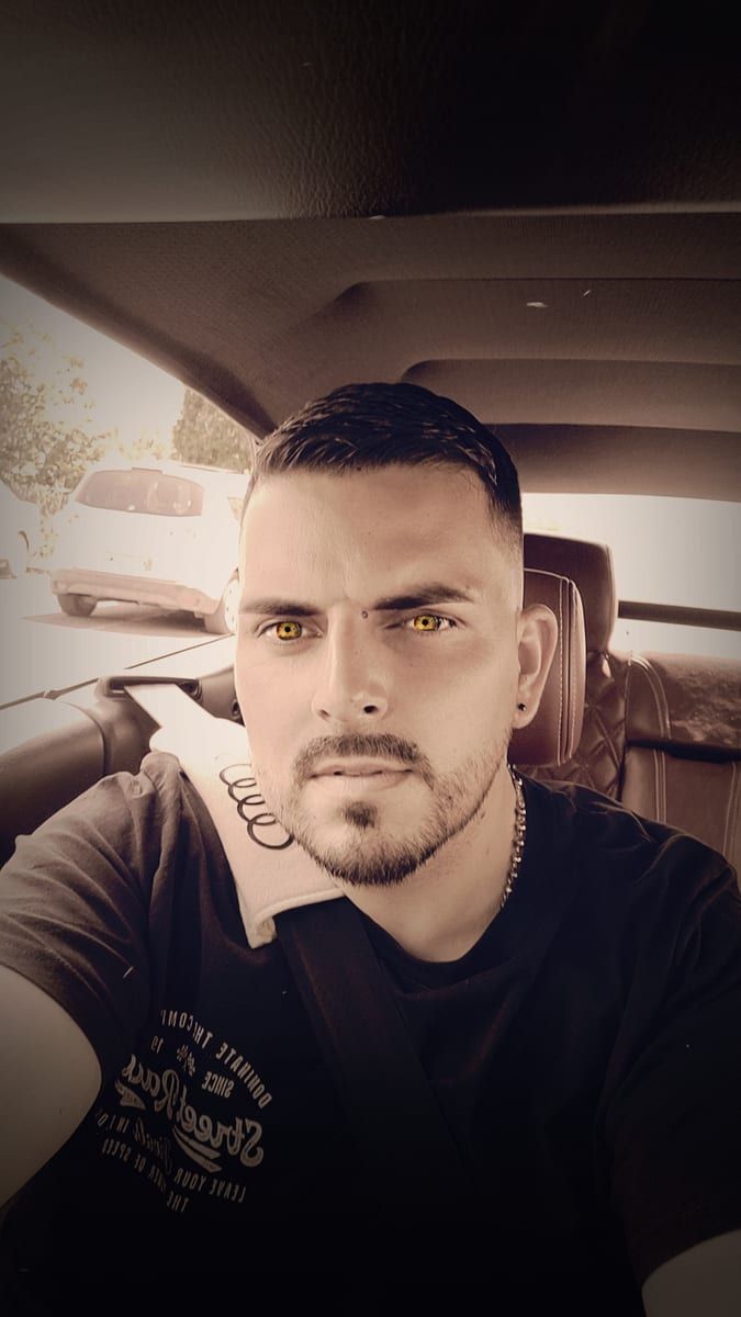 Linus - Cruising gay à Ciney Profil de Linus, 36 ans, Cruising gay à Ciney (Namur)