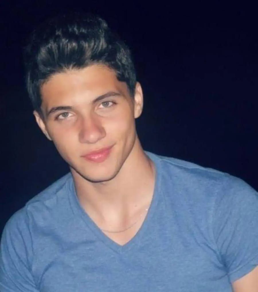Profil de Seref, 22 ans, Cruising gay à Gesves (Namur)