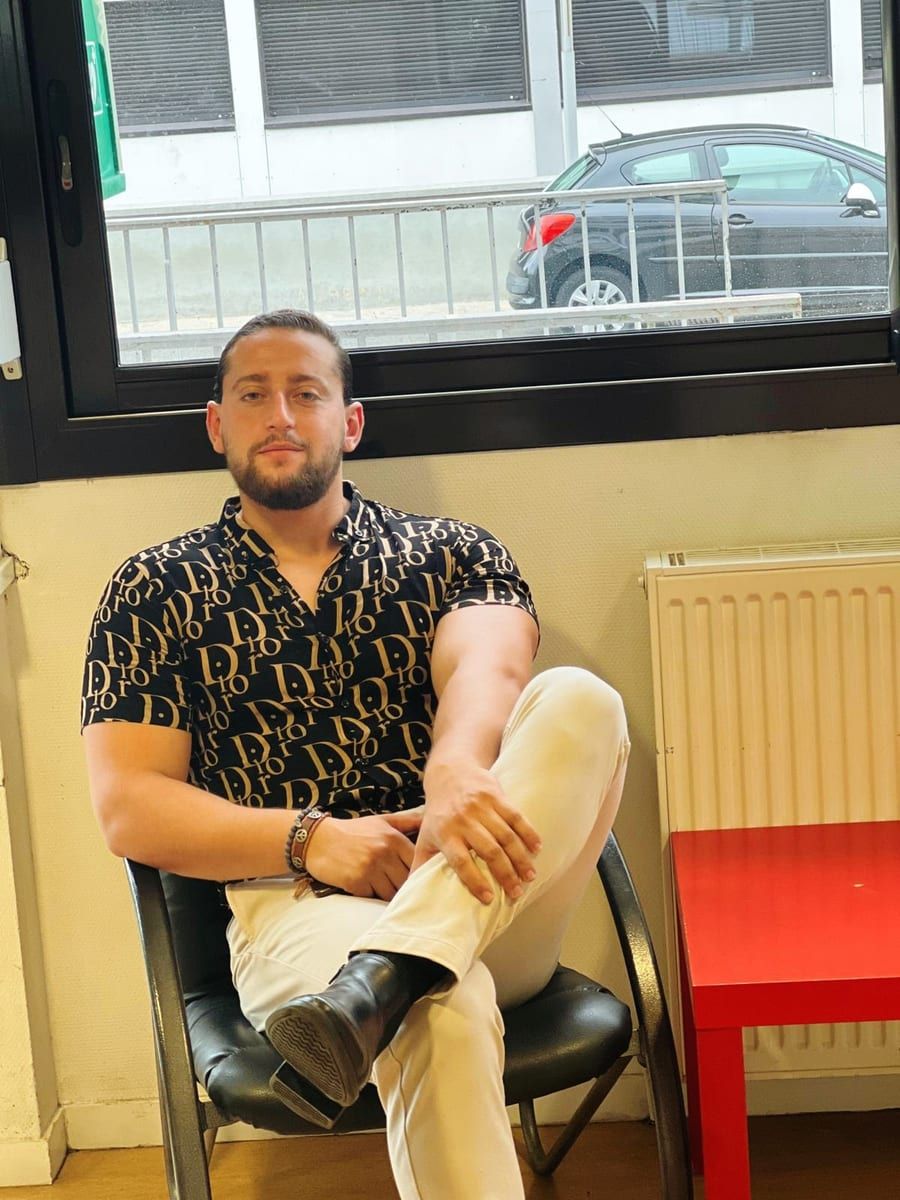 Ted - Cruising gay à Waremme Profil de Ted, 34 ans, Cruising gay à Waremme (Liège)