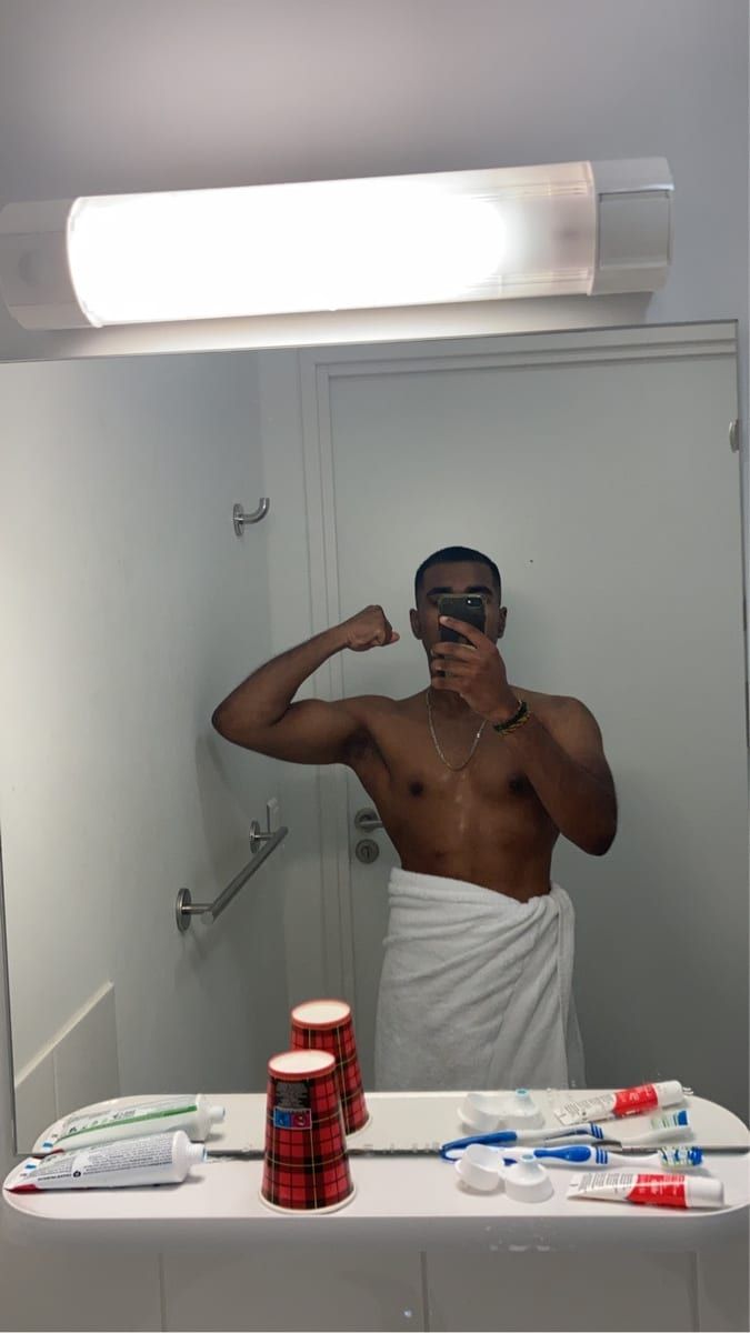 Louis-mael - Cruising gay à Binche Profil de Louis-mael, 28 ans, Cruising gay à Binche (Hainaut)