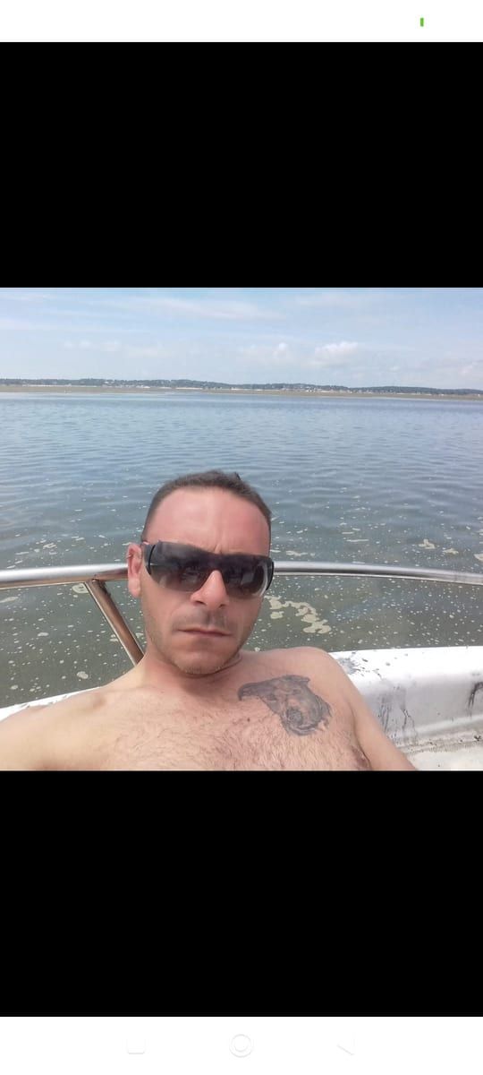 Soufien - Cruising gay à Anderlues Profil de Soufien, 30 ans, Cruising gay à Anderlues (Hainaut)