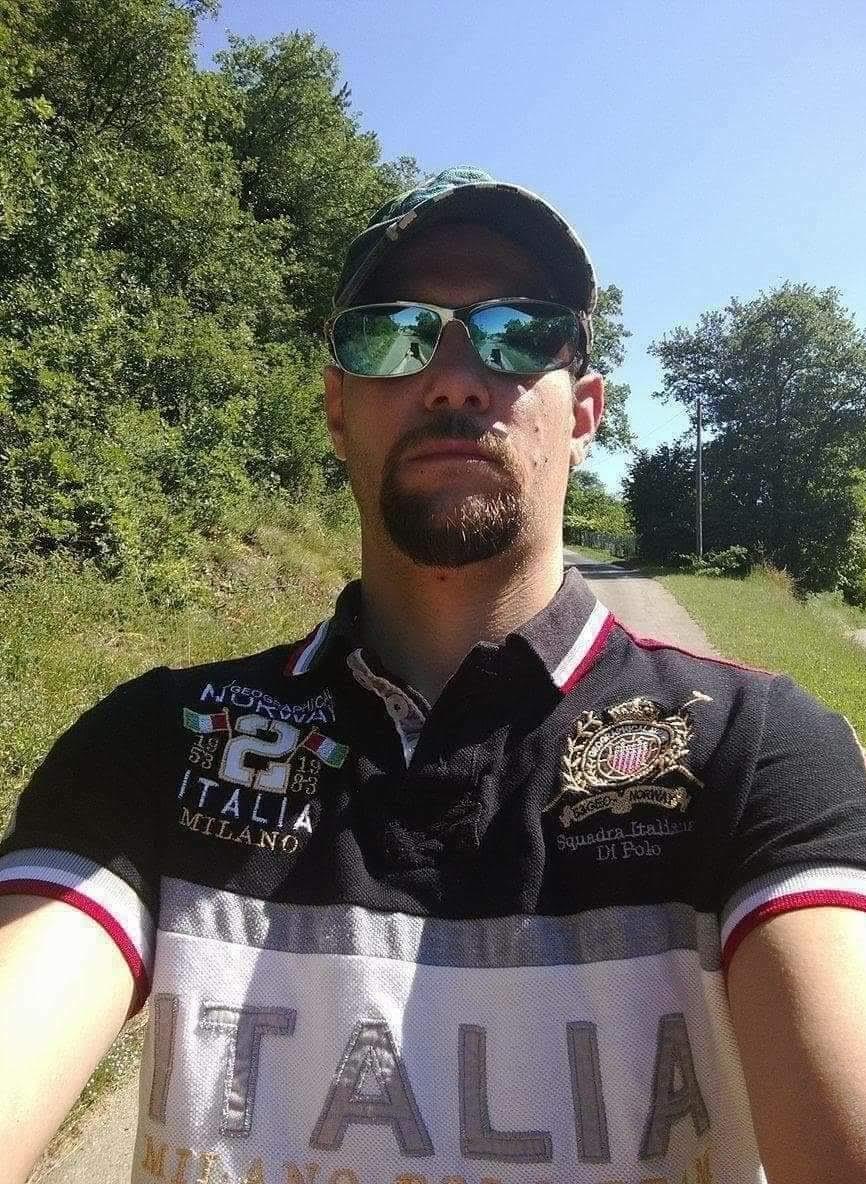 Profil de Abderraouf, 22 ans, Cruising gay à Chapelle-lez-Herlaimont (Hainaut)