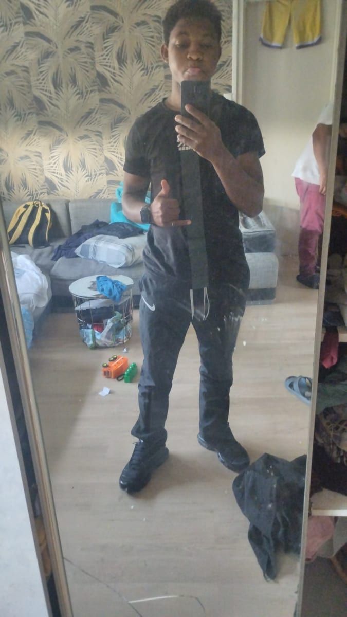 Profil de Allan, 34 ans, Cruising gay à Tournai (Hainaut)