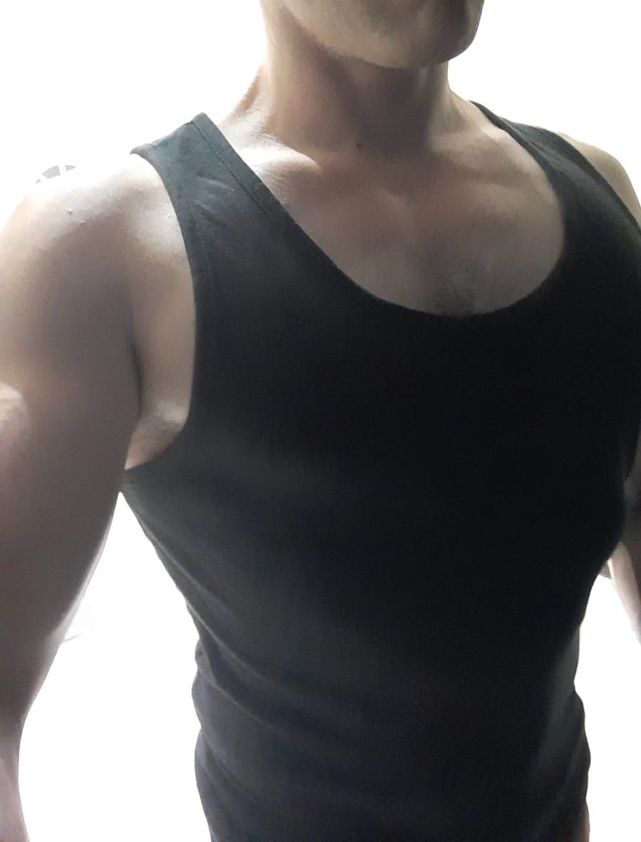 Sundy - Cruising gay à Antoing Profil de Sundy, 33 ans, Cruising gay à Antoing (Hainaut)