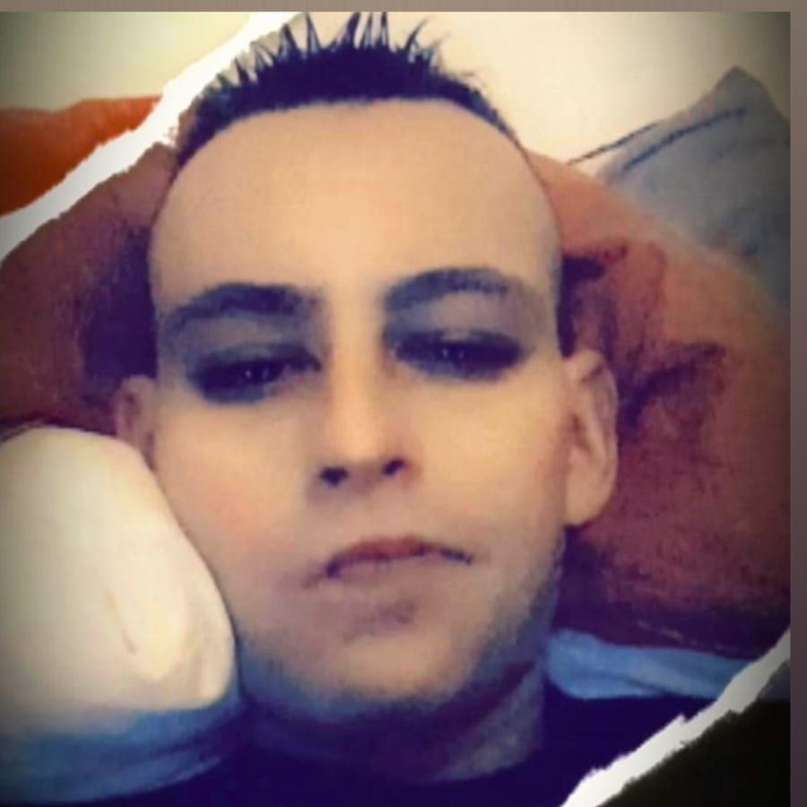 Profil de Lassine, 31 ans, Cruising gay à Dalhem (Liège)