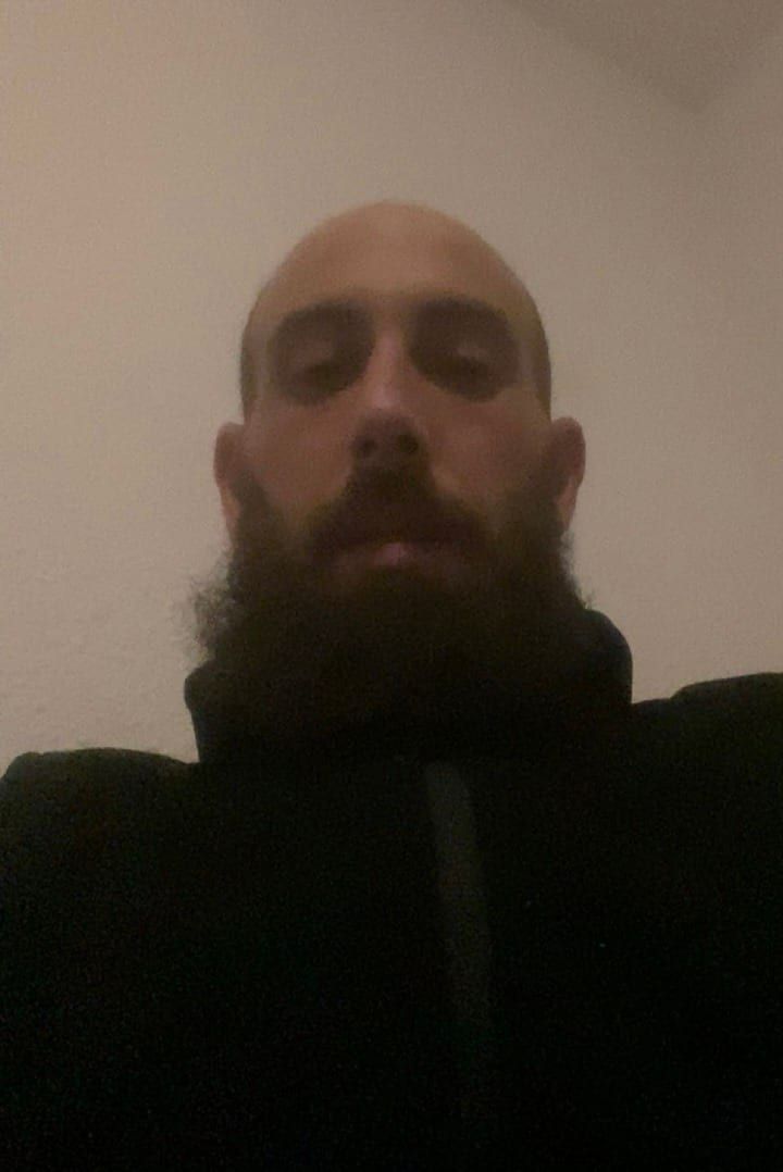 Profil de Iliann, 26 ans, Cruising gay à Engis (Liège)