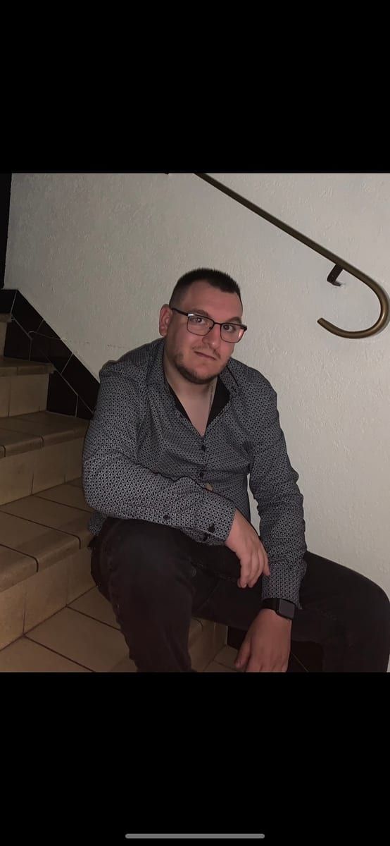 Profil de Razi, 34 ans, Cruising gay à Beauraing (Namur)