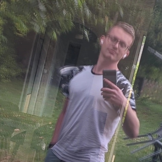 Profil de Alisan, 28 ans, Cruising gay à Wavre (Brabant wallon)