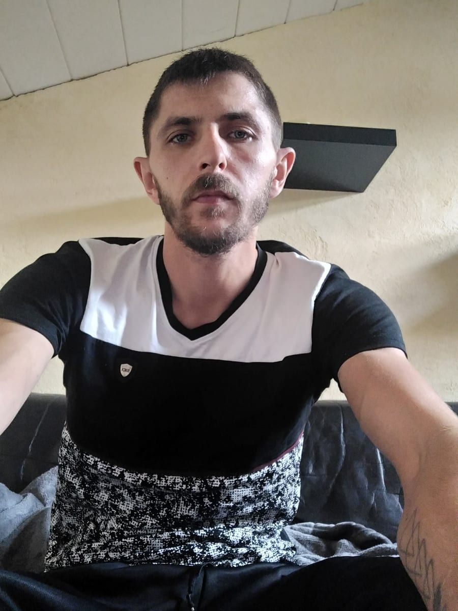 Kody - Cruising gay à Beauvechain Profil de Kody, 26 ans, Cruising gay à Beauvechain (Brabant wallon)