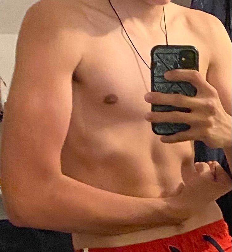 Profil de Hoël, 22 ans, Cruising gay à Anhée (Namur)
