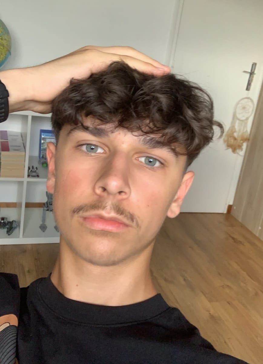 Profil de Fiorenzo, 32 ans, Cruising gay à Lobbes (Hainaut)