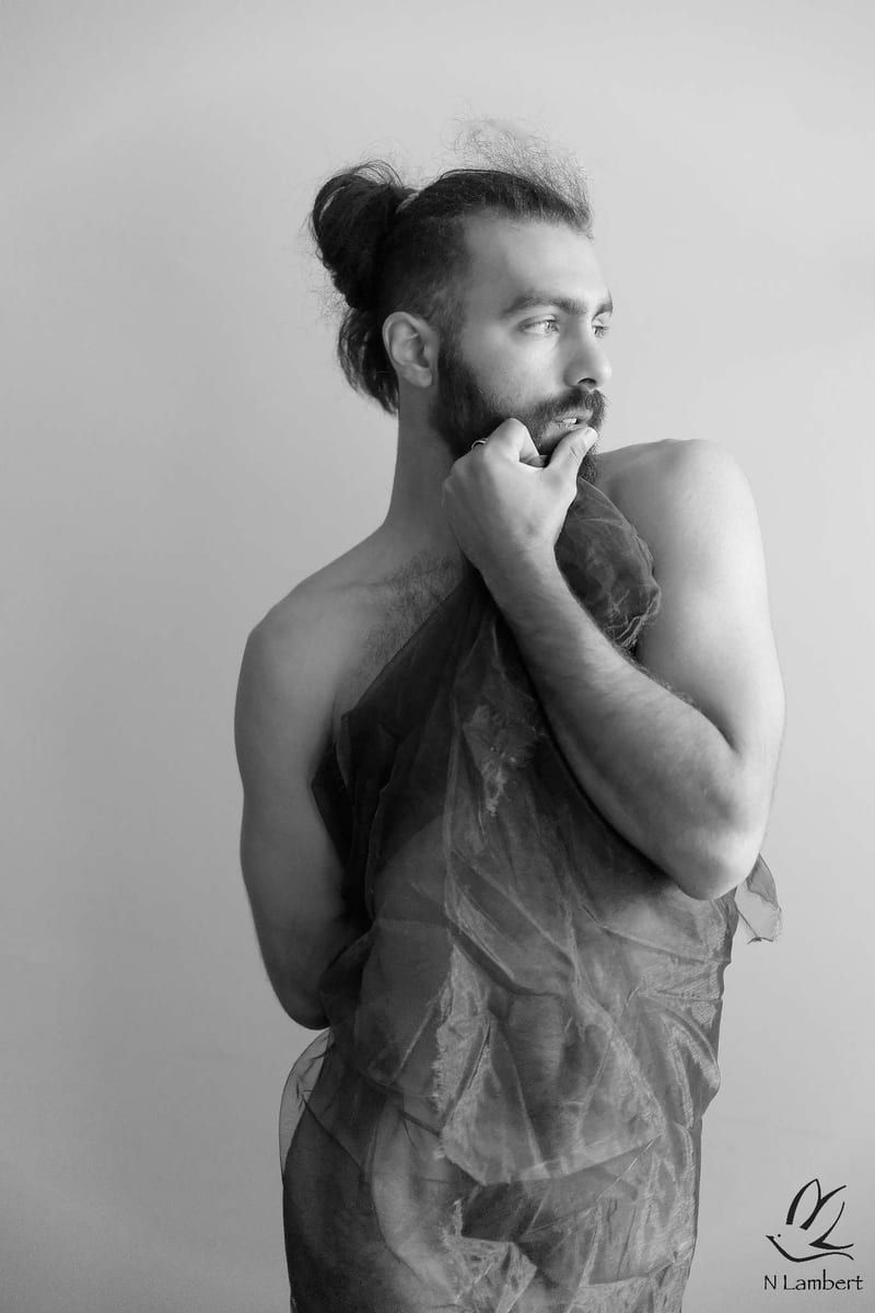 Sirou - Cruising gay à Perwez Profil de Sirou, 23 ans, Cruising gay à Perwez (Brabant wallon)