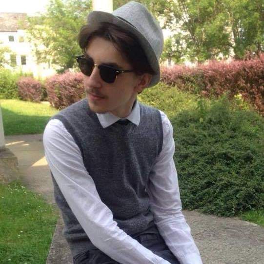 Profil de Similien, 22 ans, Cruising gay à Stoumont (Liège)