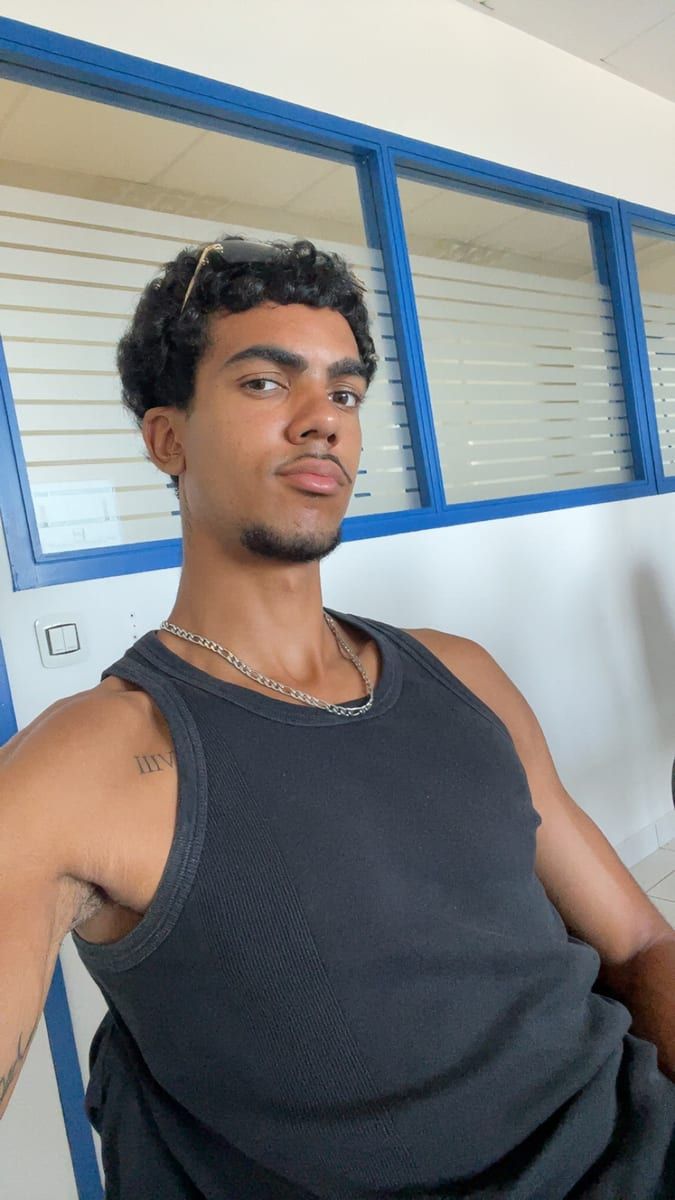 Profil de Joakin, 22 ans, Cruising gay à Crisnée (Liège)