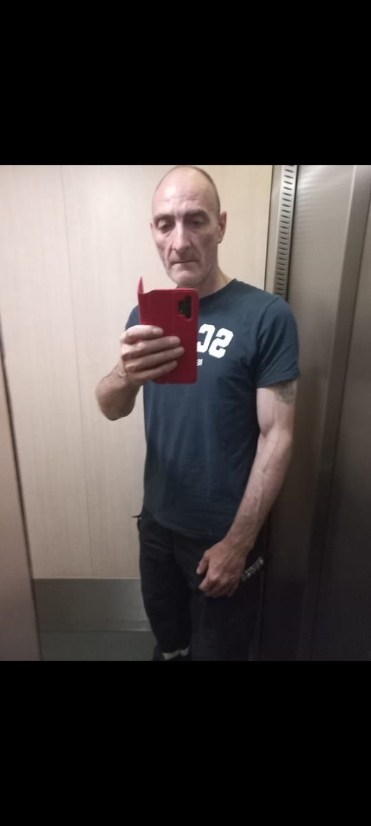 Clet - Cruising gay à Anderlues Profil de Clet, 29 ans, Cruising gay à Anderlues (Hainaut)