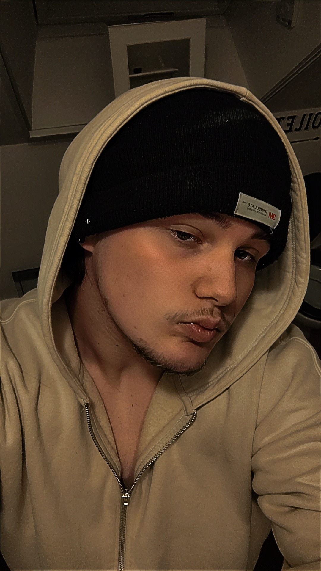 Nouha - Cruising gay à Incourt Profil de Nouha, 34 ans, Cruising gay à Incourt (Brabant wallon)