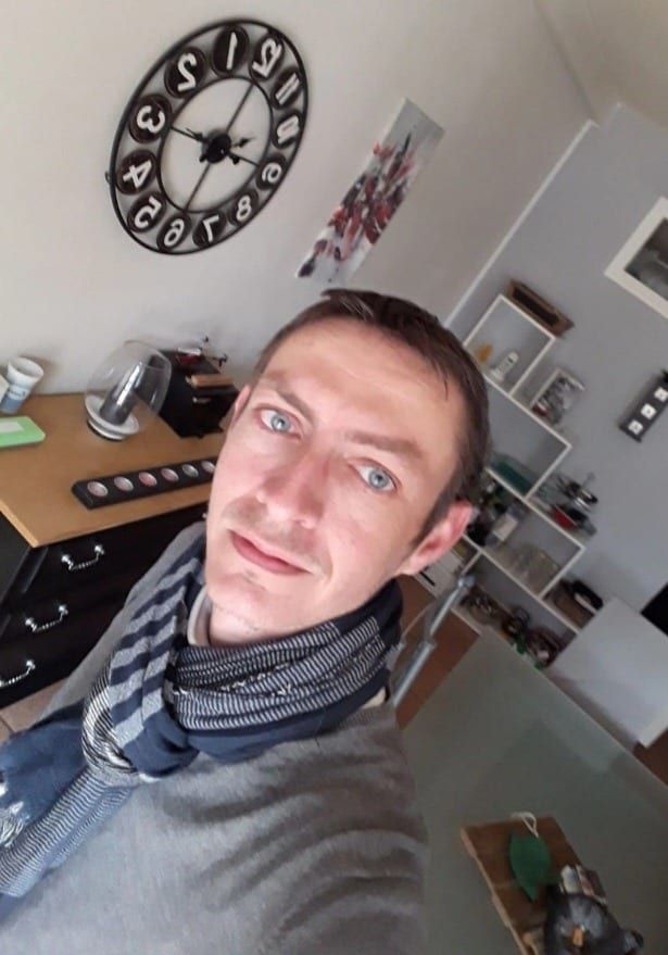 Gwenal - Cruising gay à Libramont-Chevigny Profil de Gwenal, 38 ans, Cruising gay à Libramont-Chevigny (Luxembourg)