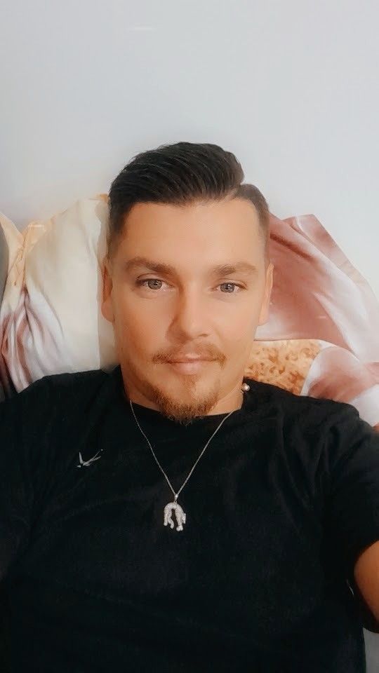 Nahim - Cruising gay à Ittre Profil de Nahim, 39 ans, Cruising gay à Ittre (Brabant wallon)